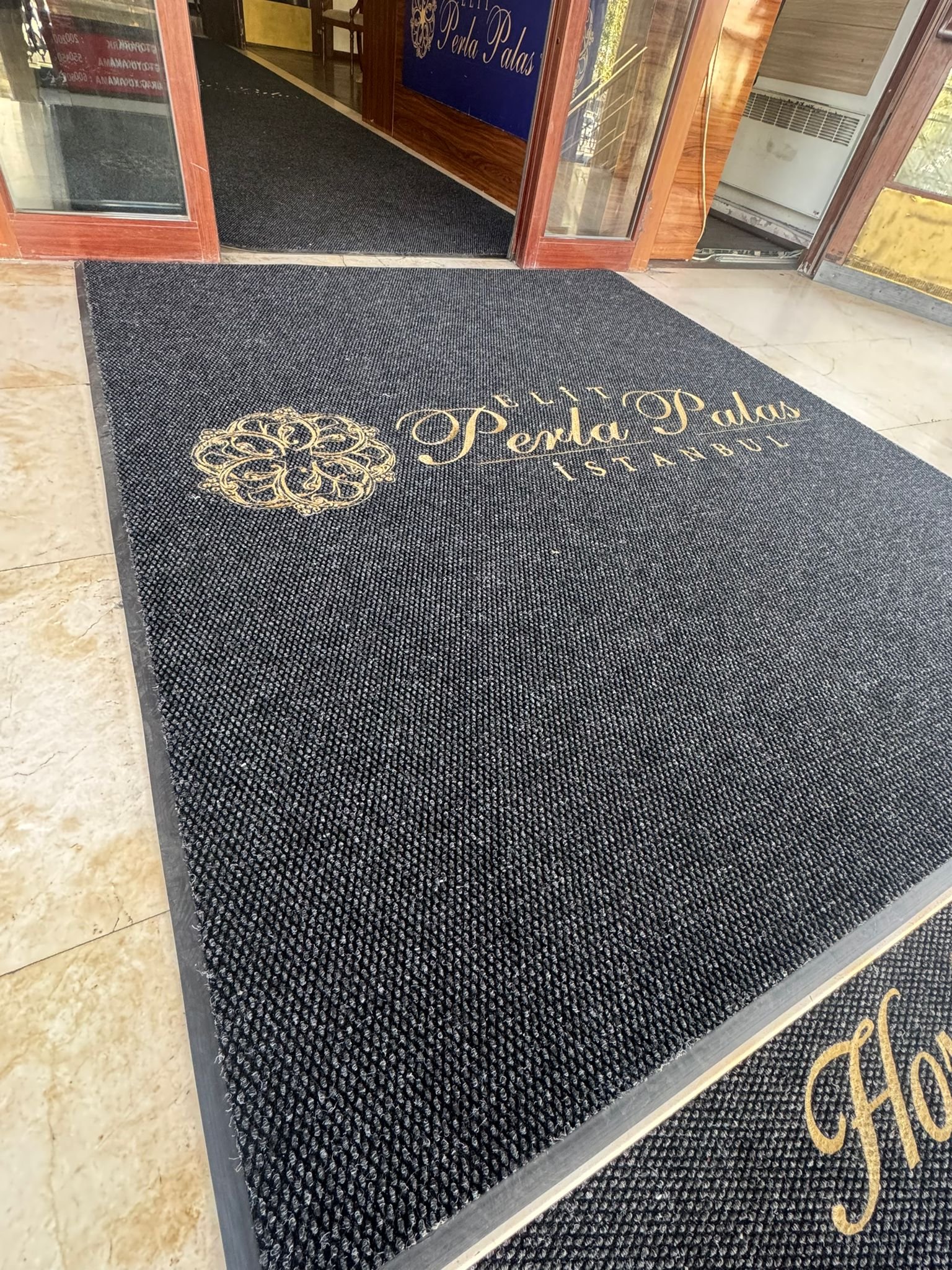 TH-1101 Oteller ve Rezidanslar için Nakışlı Logolu Paspas - Görsel 3